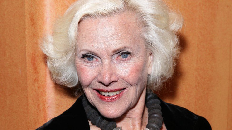 Причина смерти honor blackman