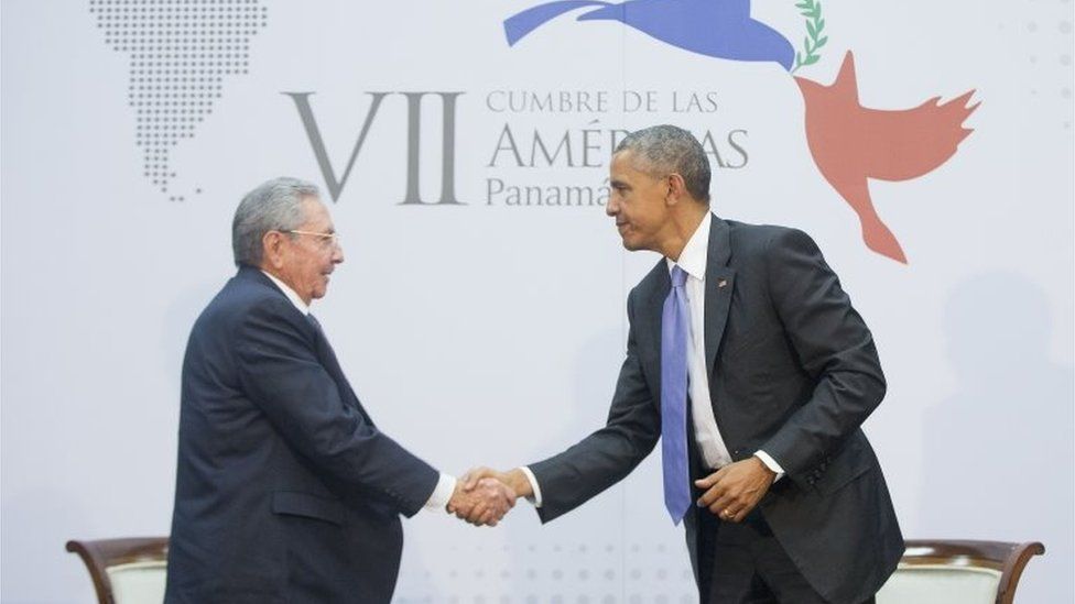 US President Barack Obama shakes hands with Cuban President Raul Castro during their meeting at the Summit of the Americas in Panama City on 11 April, 2015