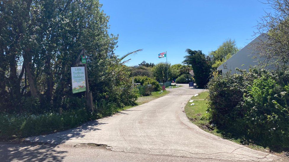 The entrance to the Little Trethvas campsite