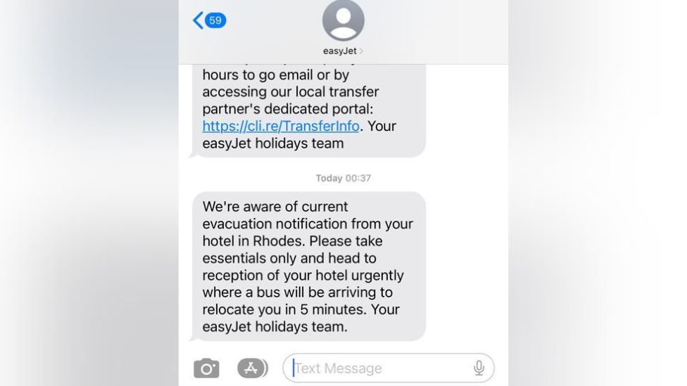 A text from EasyJet alerting tourists that a bus will be departing in 5 minutes from their hotel