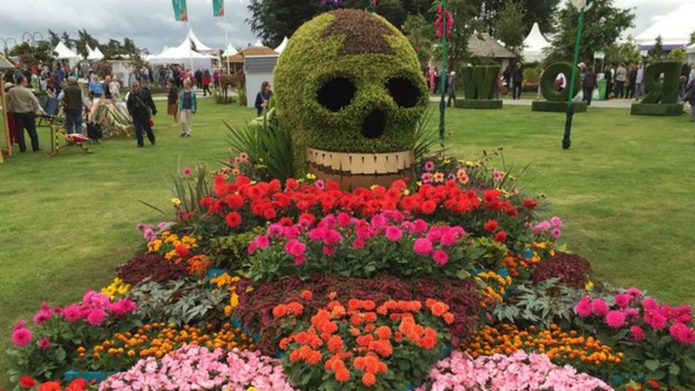 Annual Tatton Park Flower Show draws crowds BBC News