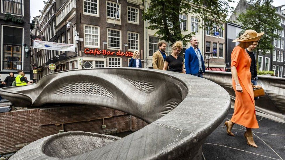 first 3D-printed steel bridge opens in Amsterdam Newsround