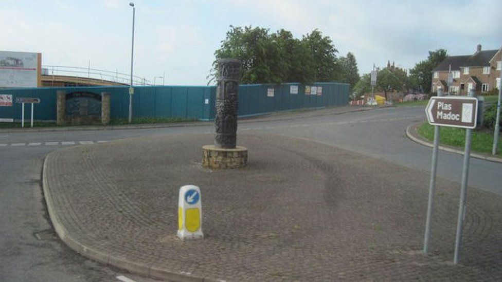 The Junction of Hampden Way, near Plas Madoc Leisure Centre
