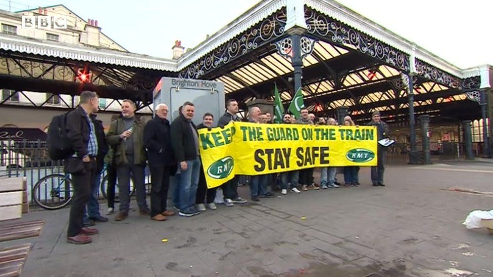 Picket line outside Brighton station - 11/10/16