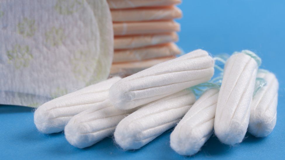 Period poverty: New Zealand schools to offer free sanitary products - BBC News
