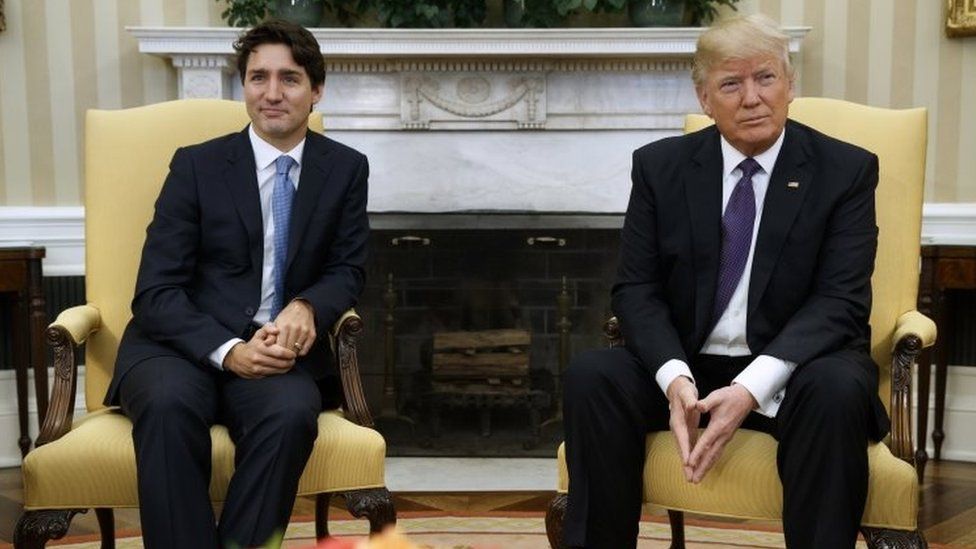 Canadian Prime Minister Justin Trudeau (L) and US President Donald Trump (R).