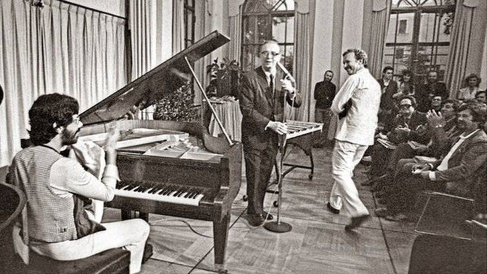 пианист Чик Кориа и вибрафонист Гэри Бертон на концерте в московской резиденции посла США Спасо-Хаус