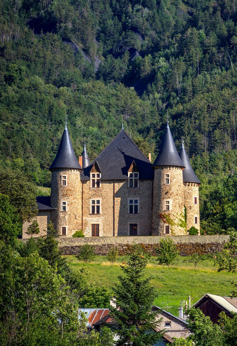 Picomtal Castle and mountain forest