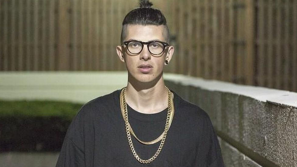 Sam Pepper deletes social media content and posts message, I Give Up