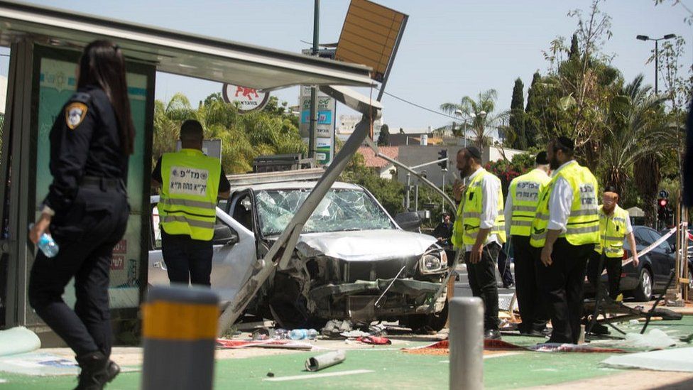 Szene eines Rammangriffs in Tel Aviv, 4. Juli 23