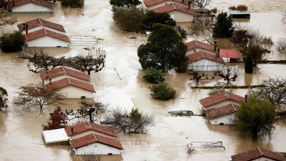 Spanish floods claim first victim as towns are engulfed - BBC News