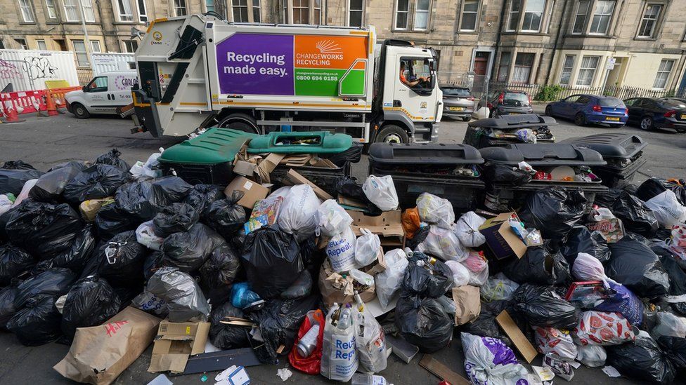 Rubbish in Edinburgh
