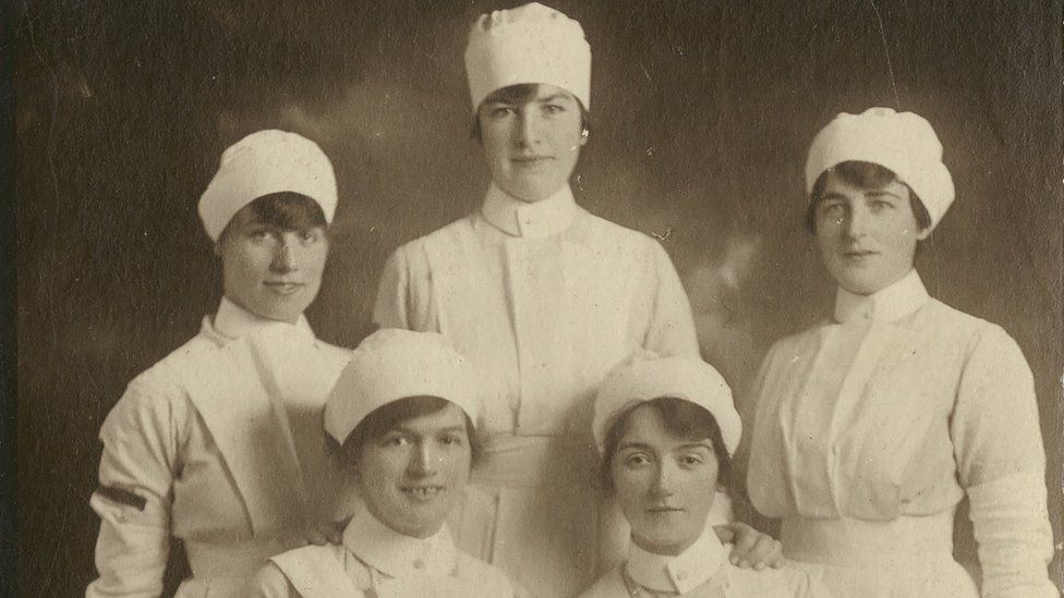 Nurses from The Welsh Metropolitan War Hospital in 1918