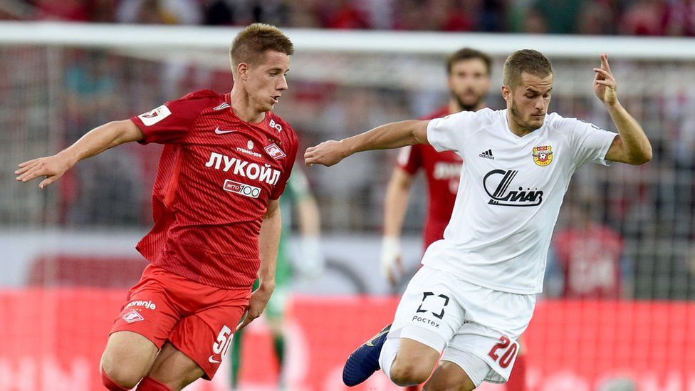 Mario Pasalic (L) FC Spartak Moscow vies for the ball with Goran Causic of FC Arsenal Tula during a Russian Premier League match