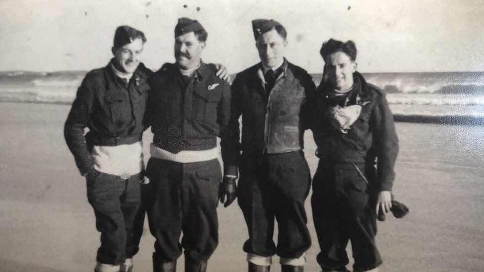 crew from 518 squadron