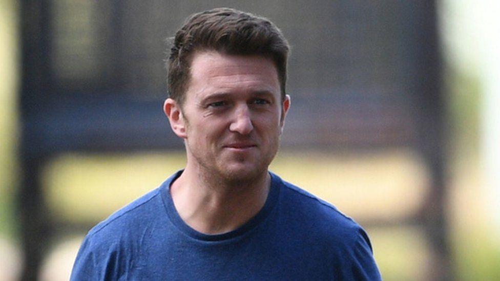 Tommy Robinson released from prison