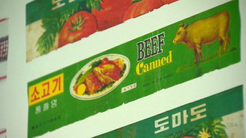 Cover of canned beef. On the cover below, ‘Tomato’ is written phonetically in North Korea's style of writing.