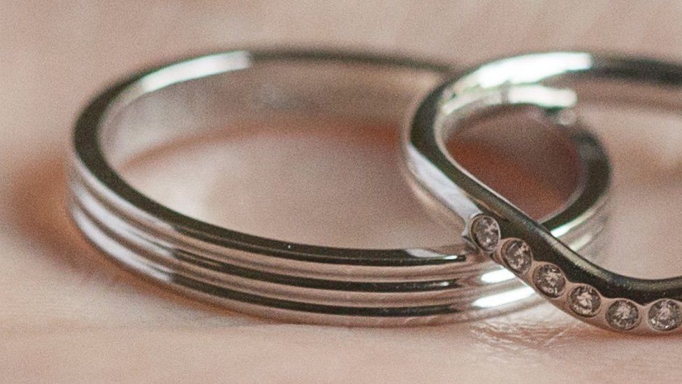 Jonathan Haynes's wedding ring