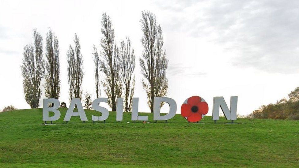 Basildon sign off the A127