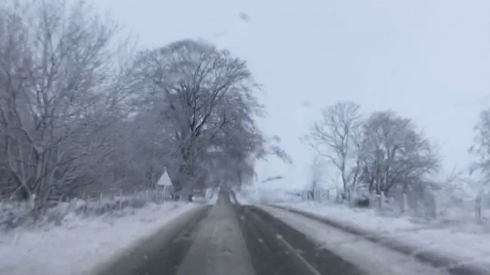 Traffic troubles ease after snow hits the Borders - BBC News