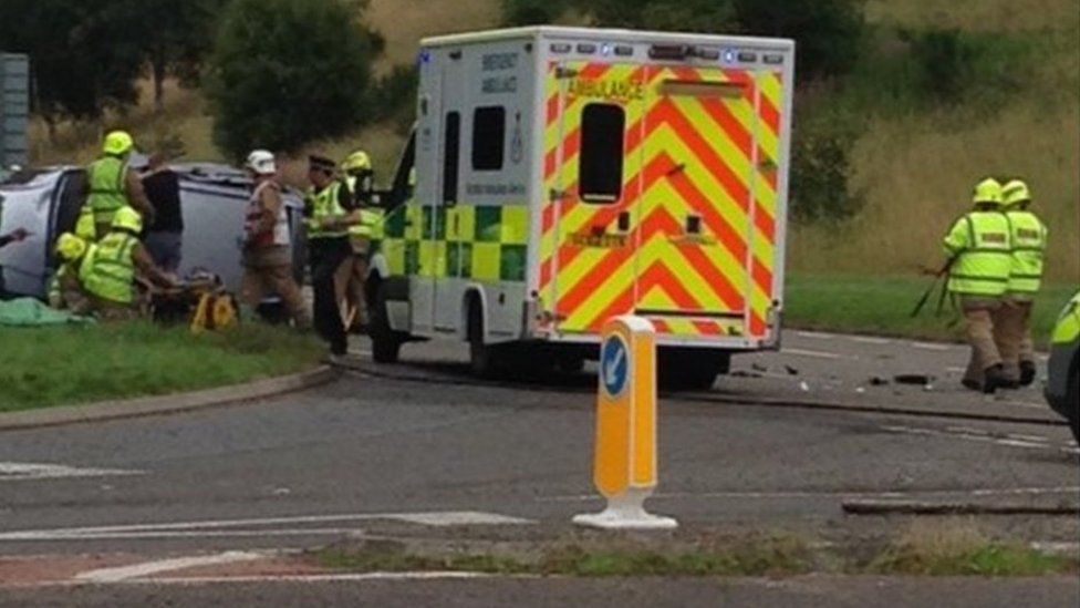 Several hurt in two vehicle crash on A9 near Dunkeld. BBC News