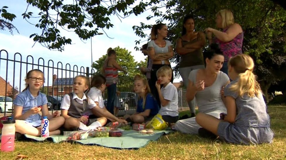 Parents hold picnic protest