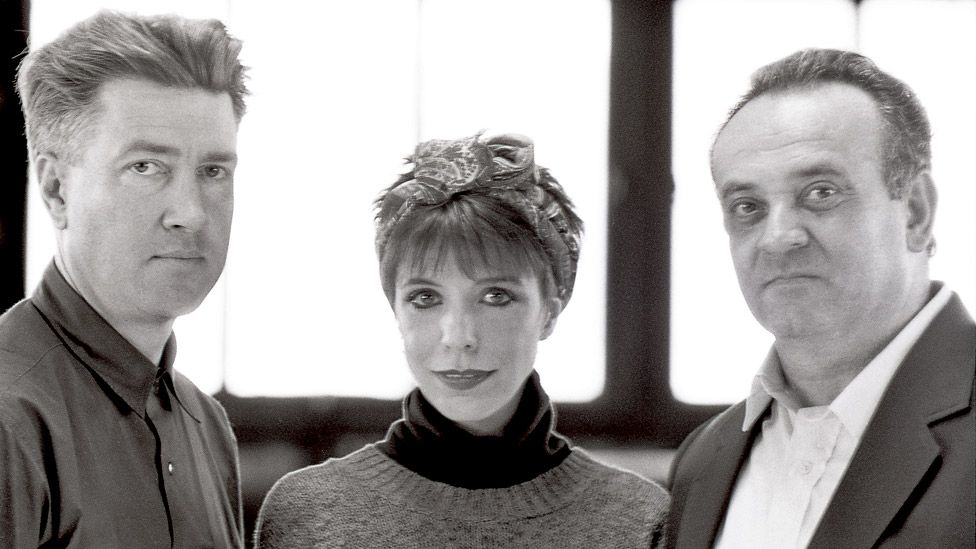 Julee Cruise with director David Lynch (left) and composer Angelo Badalamenti in 1989