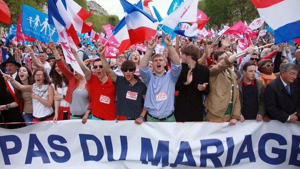 French-people-protesting-against-gay-marriage.
