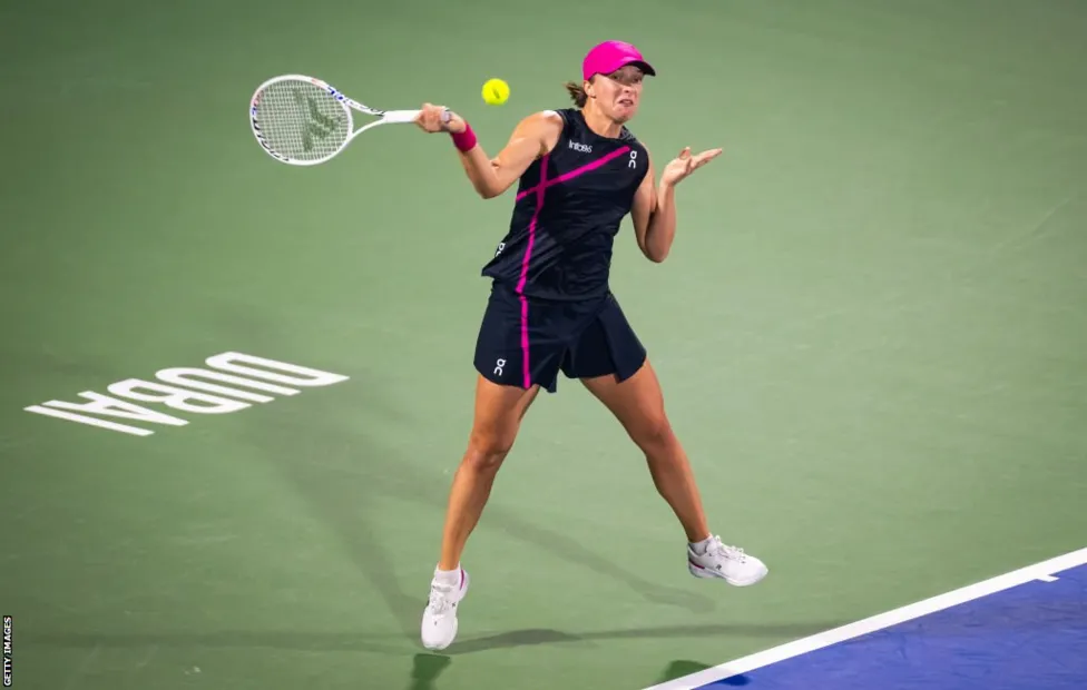 Kejuaraan Tenis Dubai: Petenis nomor satu dunia Iga Swiatek kalah di semifinal melawan petenis kualifikasi Anna Kalinskaya