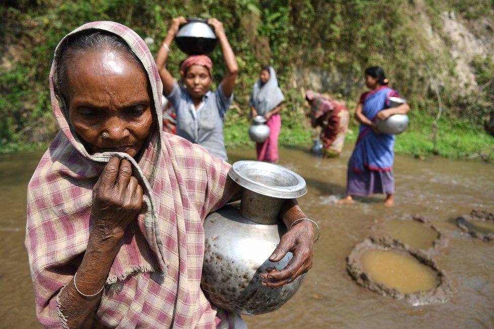 India facing the 'worst water crisis in its history' - BBC News