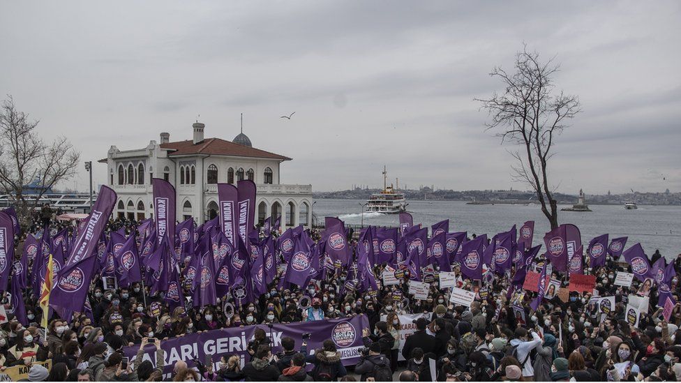 Protesters in Istanbul, 20 March