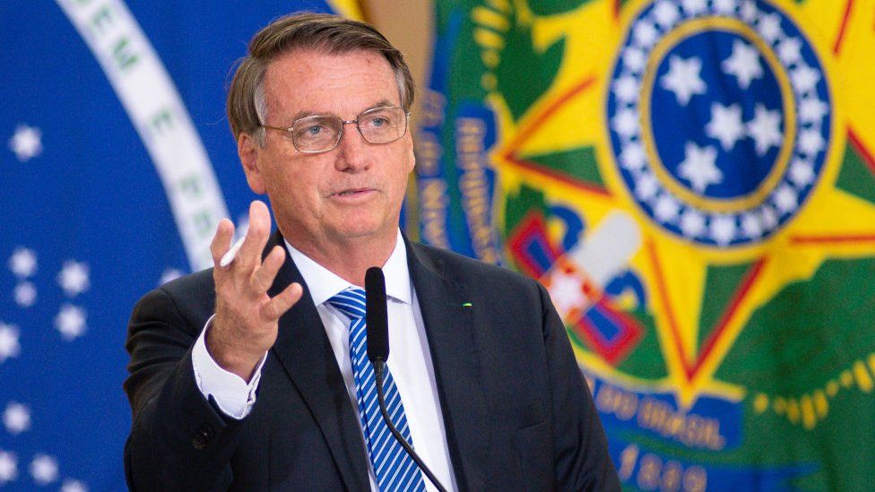Bolsonaro: Brazilian Supreme Court opens investigation into vaccine  comments - BBC News
