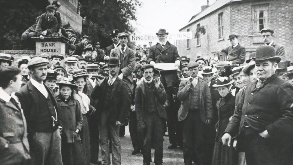 Corby Pole Fair: The ancient celebration held once every 20 years - BBC ...