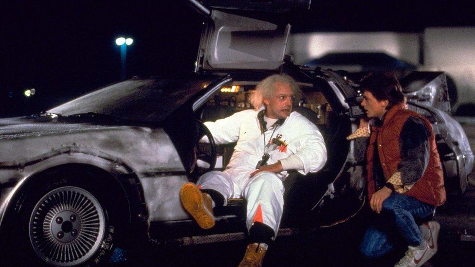 "Назад у майбутнє" (1985) один з тих фільмів, які завжди хочеться передивитися