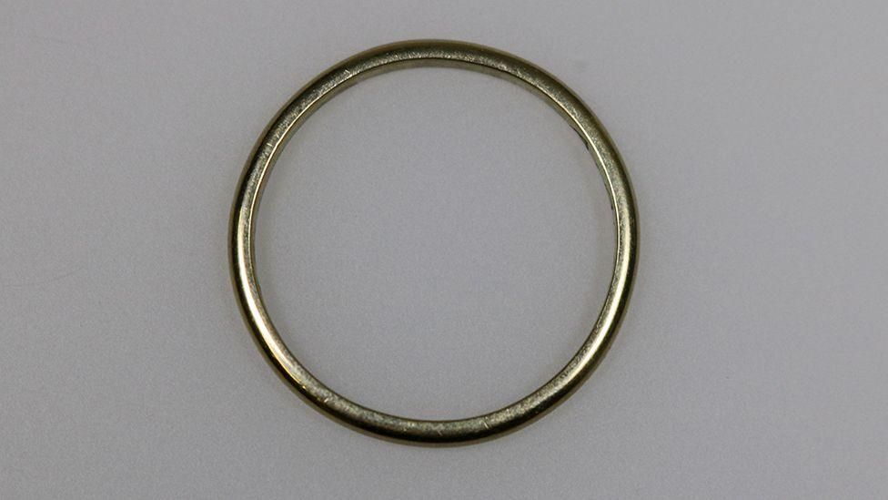 Обручальное кольцо Марселя Леччи