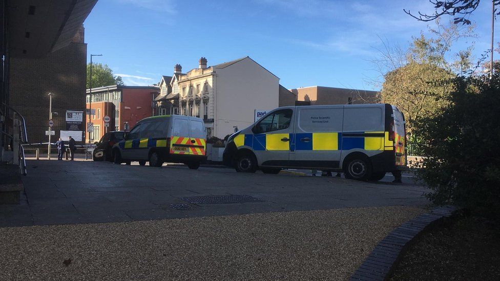 Murder arrest after fatal stabbing in Bedford BBC News