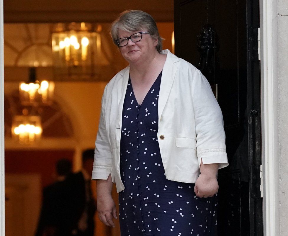 Therese Coffey entering Downing Street