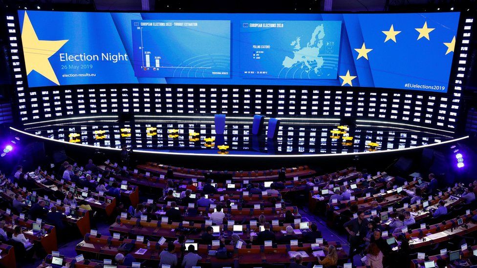 Elecciones al Parlamento europeo: los partidos de centro pierden fuerza y los verdes y la extrema derecha ganan escaños, según resultados preliminares