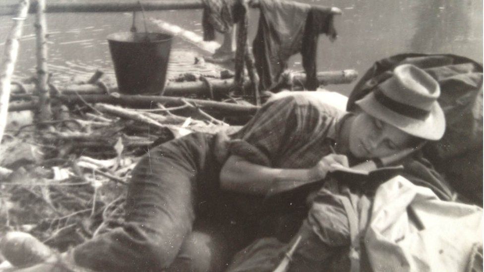 Zinayda günlüğüne yazarken