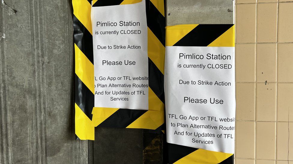 Sign saying Pimlico station is closed