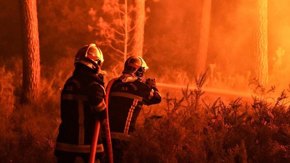 Firefighters tackling blaze near Hostens, Gironde, 11 Aug 22