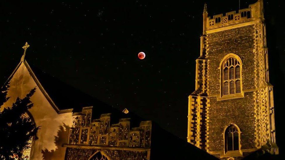 Super blood wolf moon and church