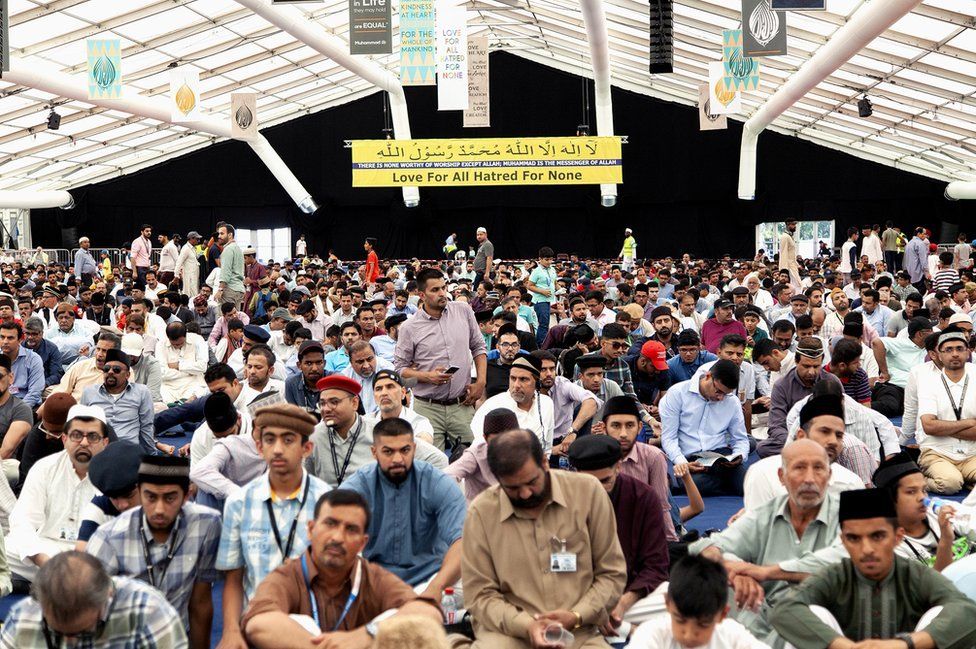Мусульмане посещают крупнейшую исламскую конвенцию Великобритании
