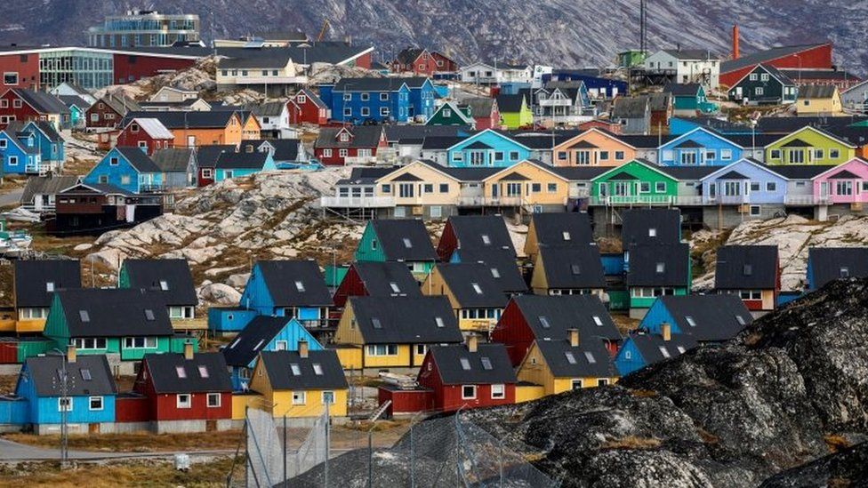 Дома в городе Илулиссат, Гренландия. Фото: сентябрь 2021 г.