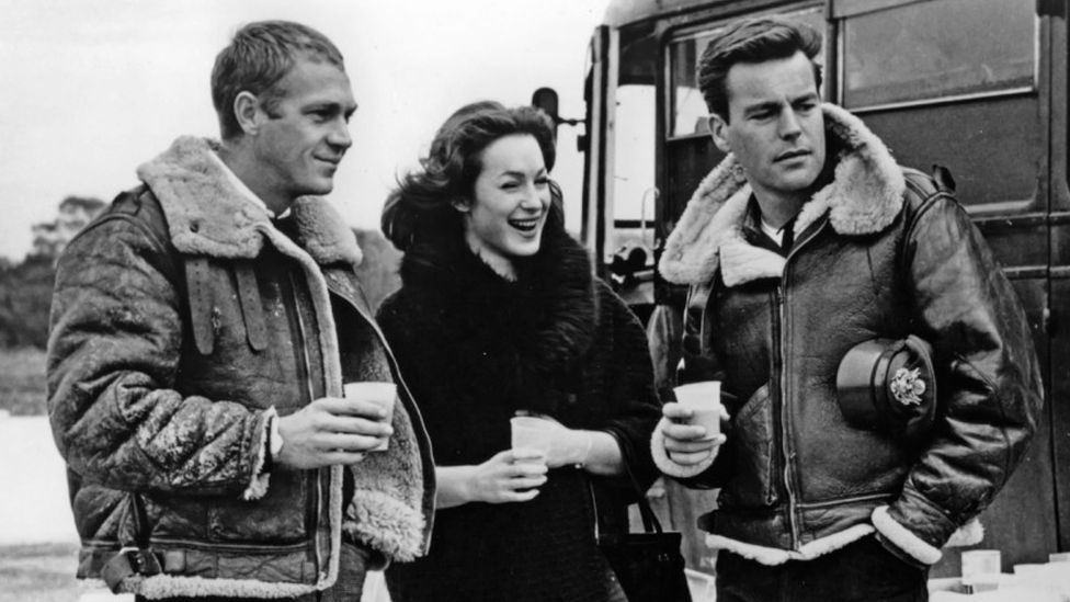Steve MacQueen, Shirley Anne Field and Robert Wagner in 1966 filming L'homme qui aimait la guerre