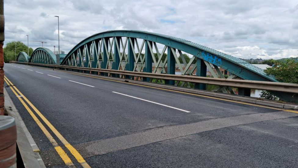 West Bridgford's Lady Bay Bridge reopens after resurfacing works BBC News