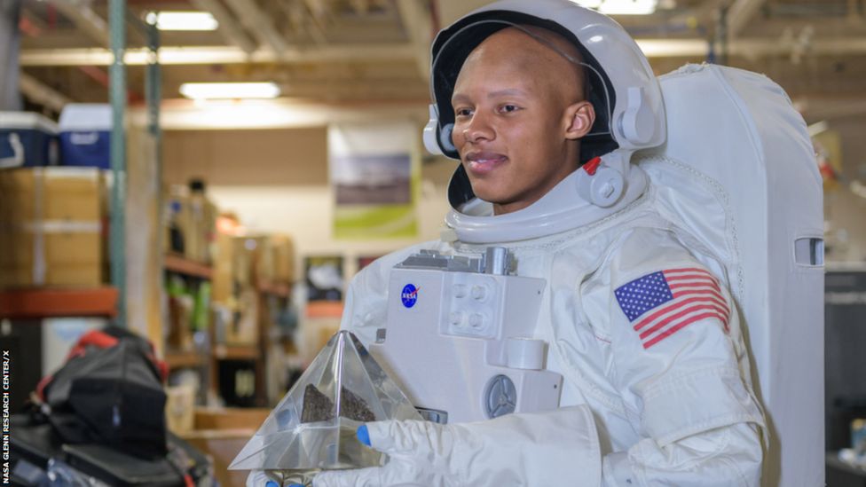 Joshua Dobbs The aerospace engineer who could finally establish