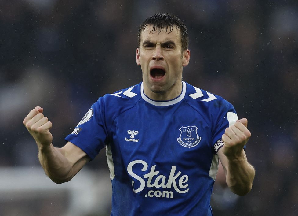 Seamus Coleman signs new Everton deal BBC Sport