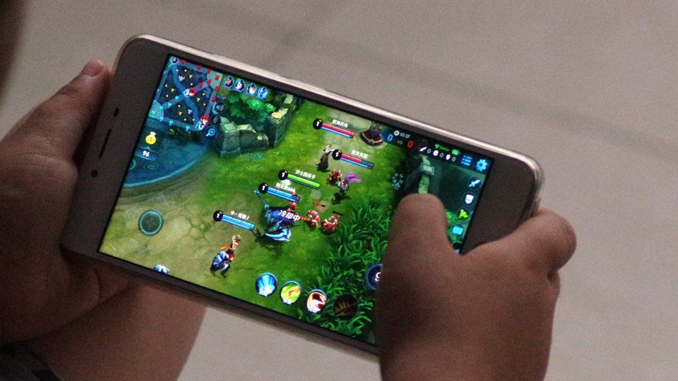 China bans under-18s from playing online games for more than an