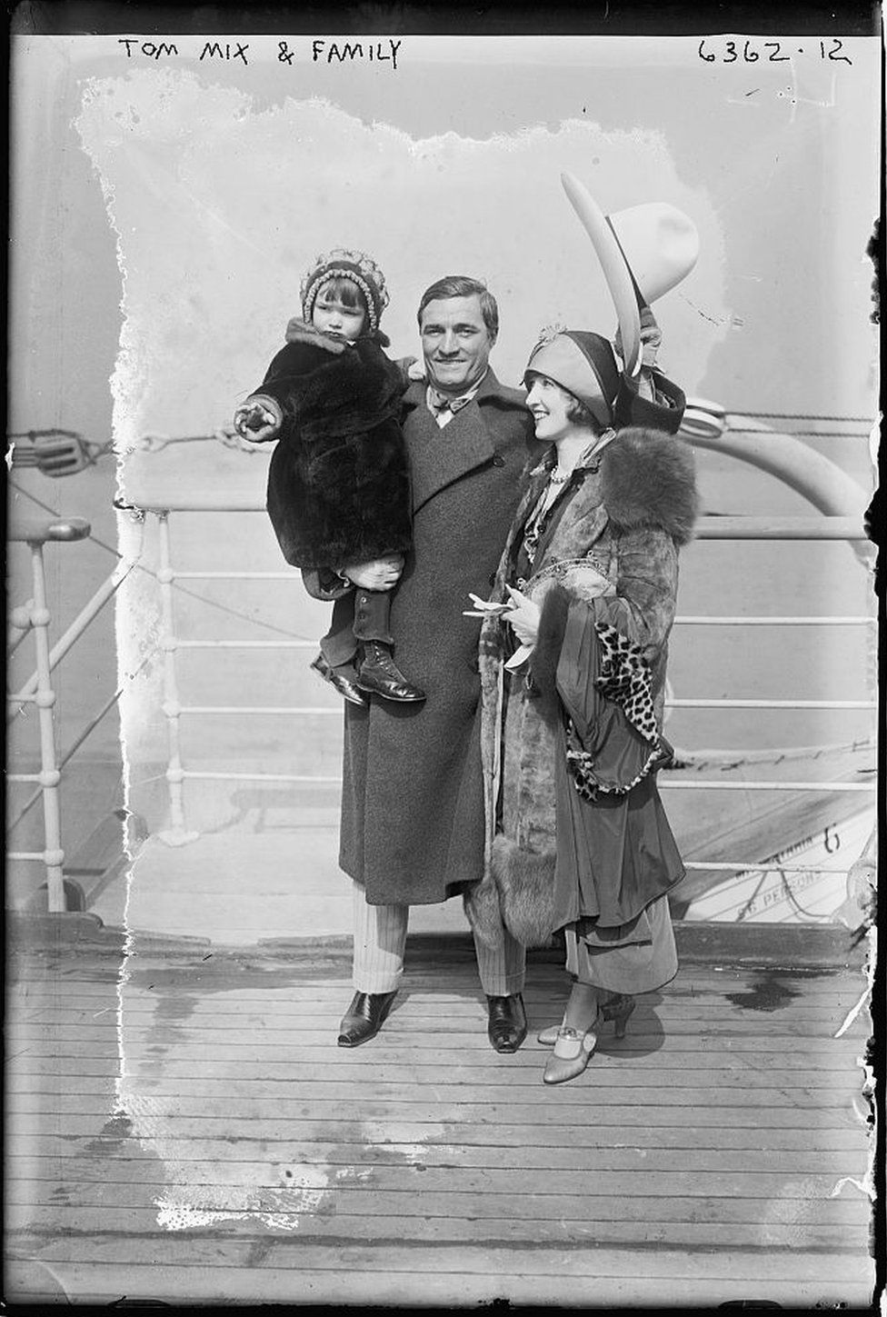 Tom Mix & family on Aquitania 1925